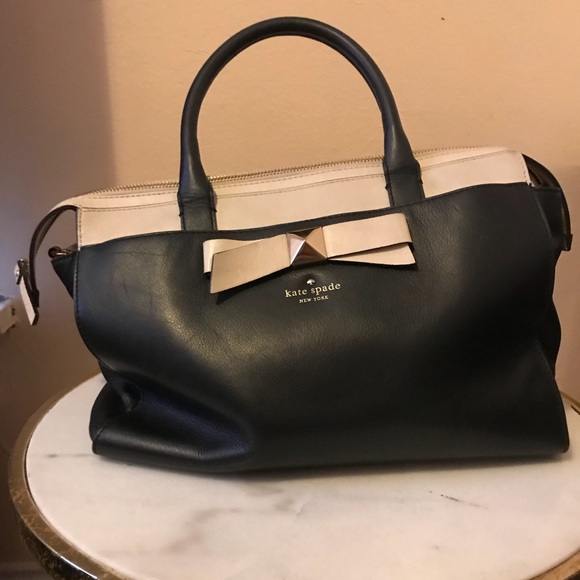 kate spade Handbags - Kate Spade Shoulder Bag